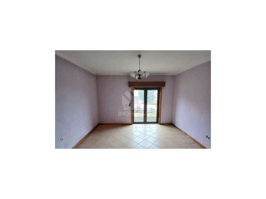 Moradia individual T4 situada em Alijó, no distrito de Vila Real-6