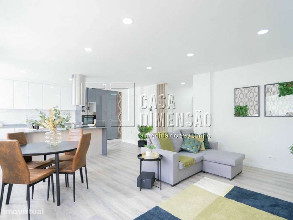 Apartamento de tipologia T3 com varanda, mobilado e equipado em Ben...-14