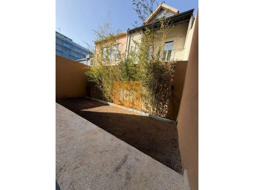 Moradia com jardim em Matosinhos Sul-11