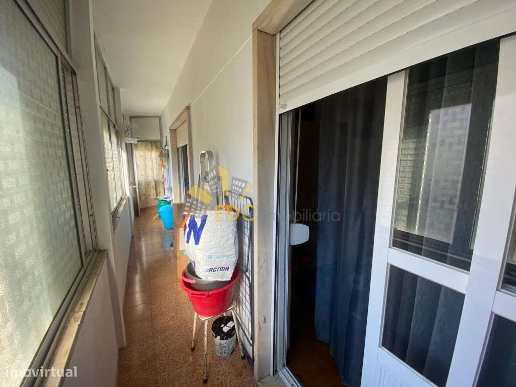 Apartamento T3 bastante soalheiro | Localizado em Camarate | Não pe...-10