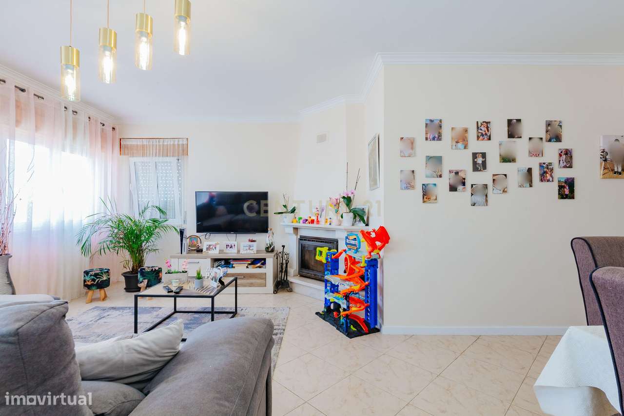 T2 Remodelado com Garagem e Elevador - Rio Mouro - Sintra - Grande imagem: 4/42