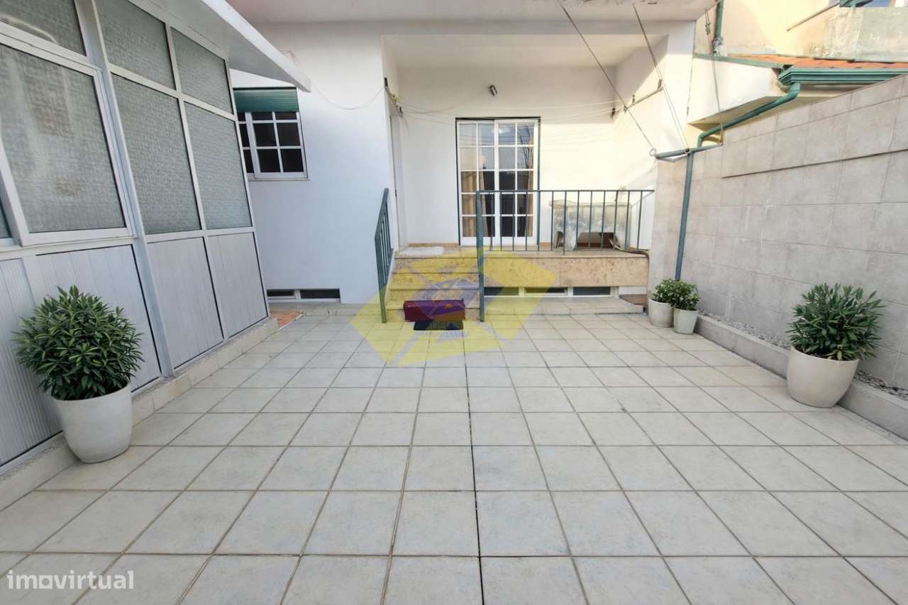 Moradia T3 em Felgueiras c/ 3 pisos-11