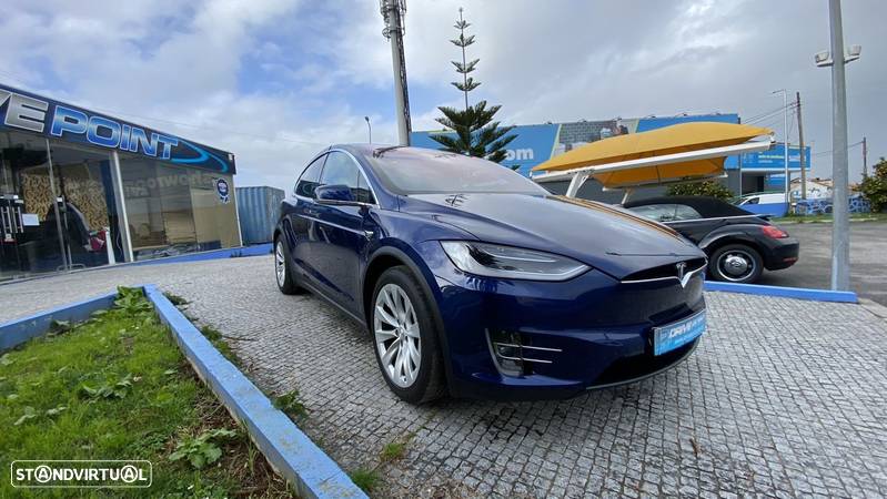 Tesla Model X 75D - 8