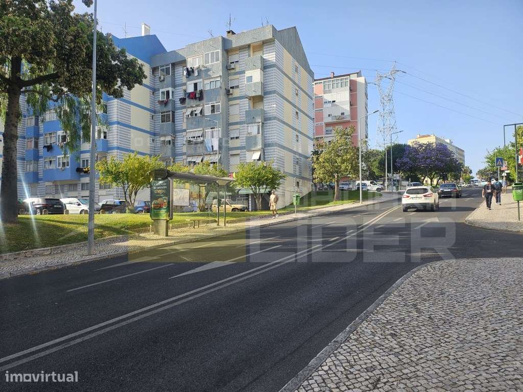 Oferta de Verão oferecemos a escritura 
Excelente Apartamento T3 m...-17