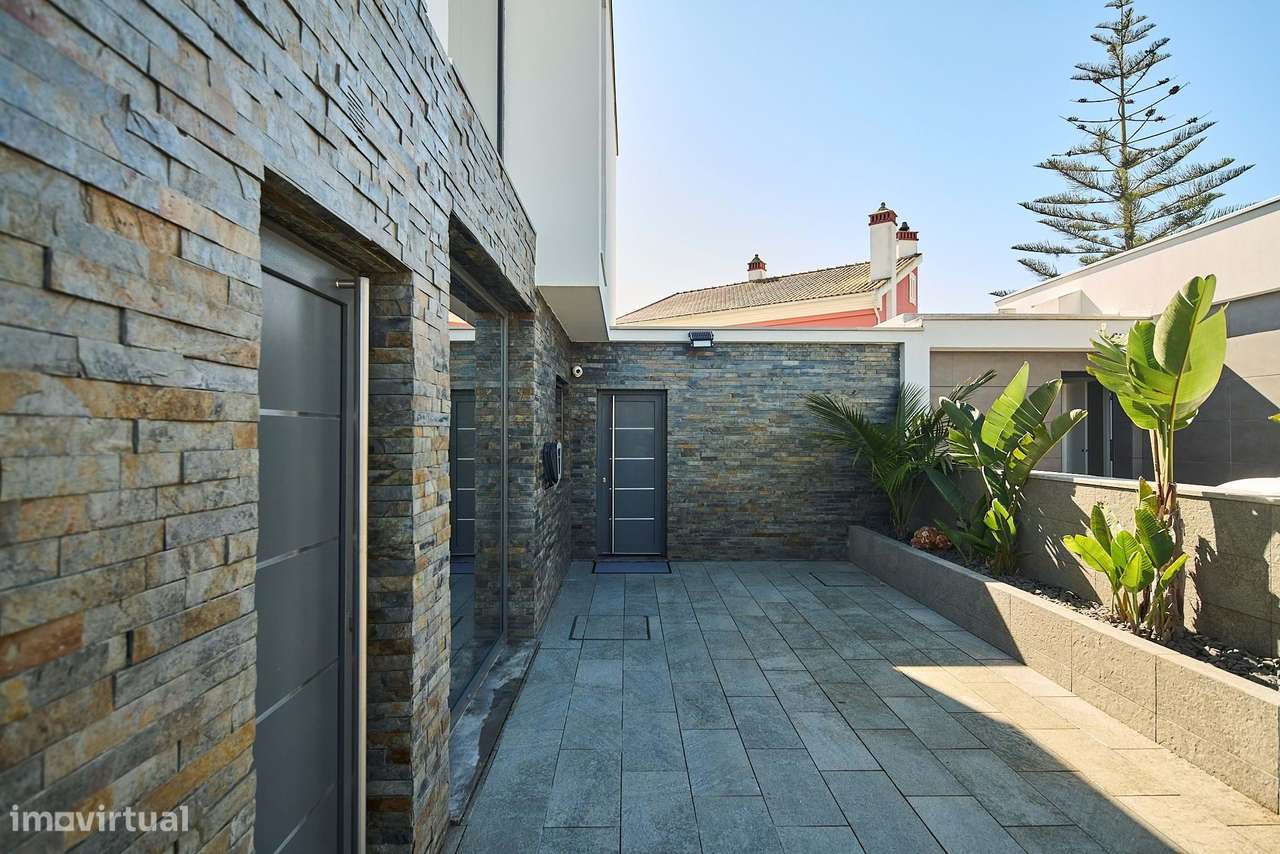 Moradia T4 com  piscina e jardim em zona privilegiada, Charneca da Cap-29