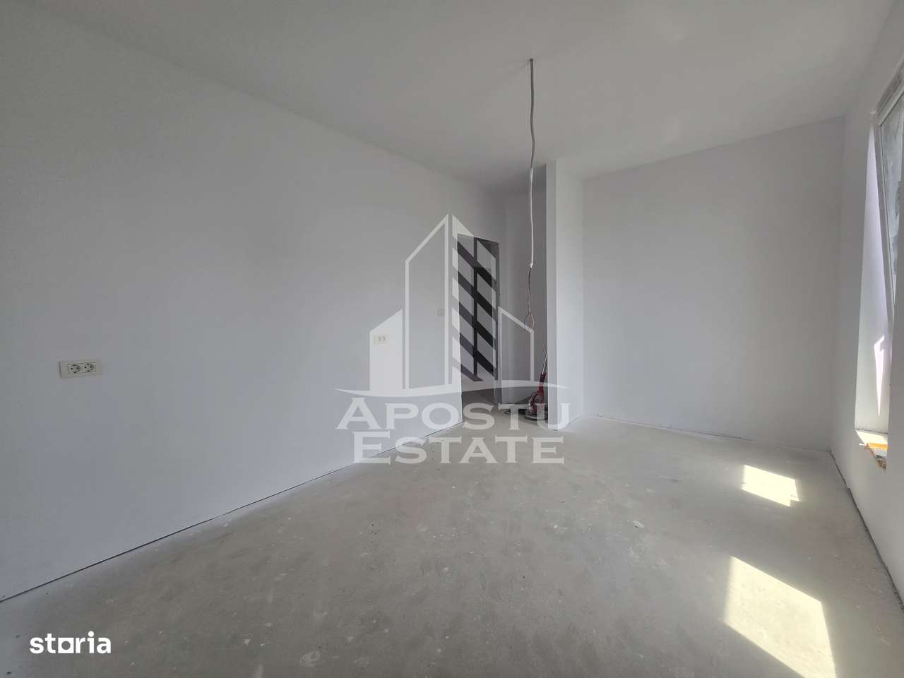 Jumatate de duplex pe parter cu 3 camere si 2 bai, Sag - Imagine principală: 4/16