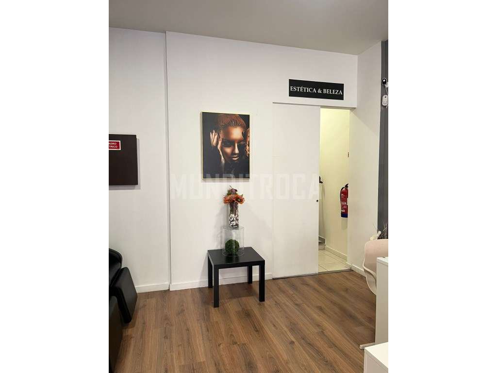 Cabeleireiro pronto a funcionar S. Vitor-6