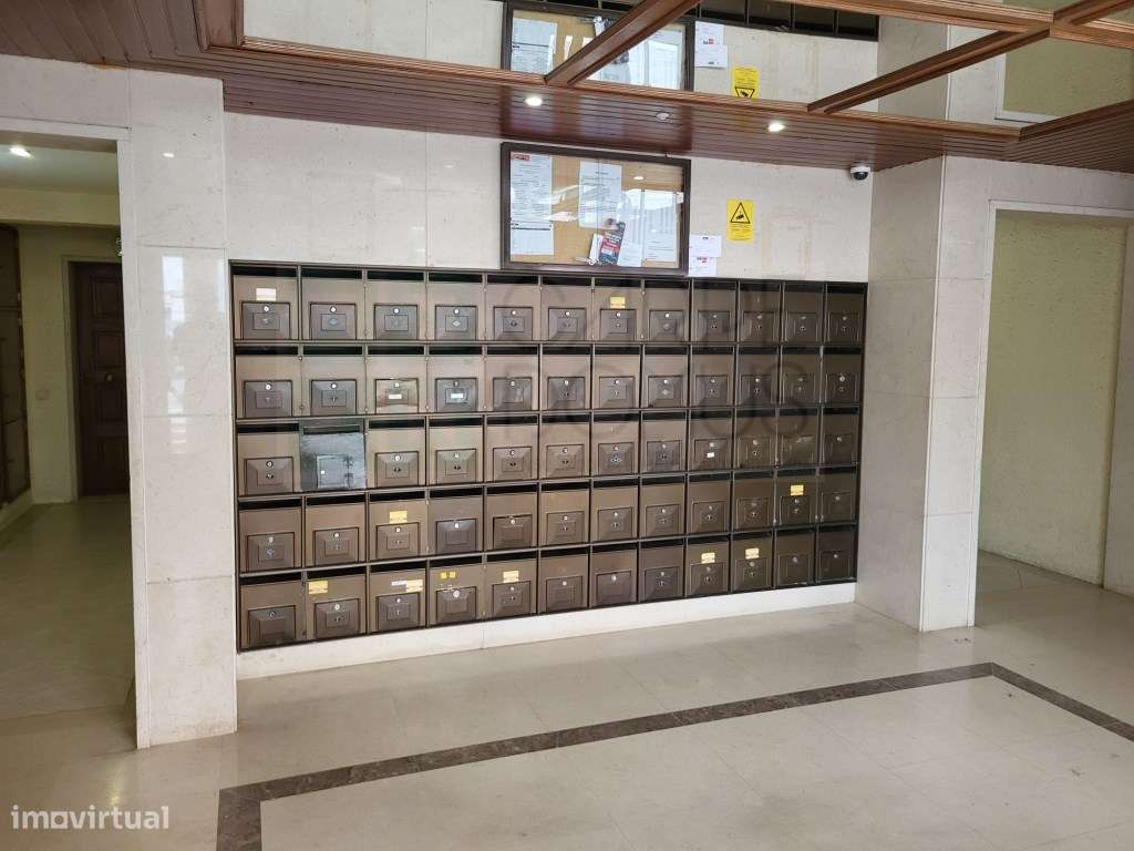 Apartamento T2 na Tapada das Mercês - Grande imagem: 5/44