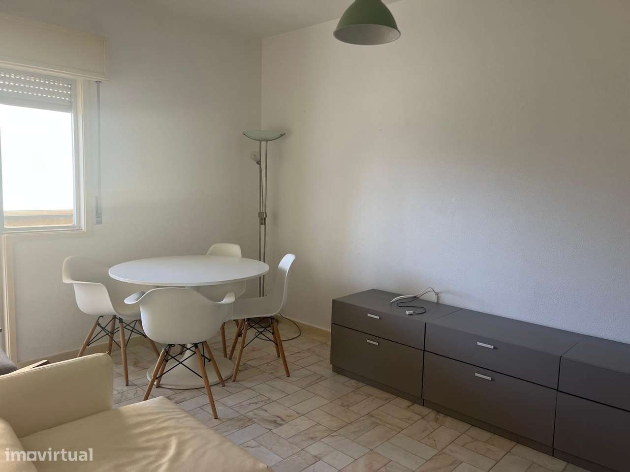 T1 mobilado e equipado 50 mts da praia - Grande imagem: 4/16