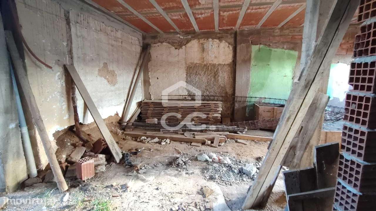 Moradia em construção com potencial em Baleizão. - Grande imagem: 4/13