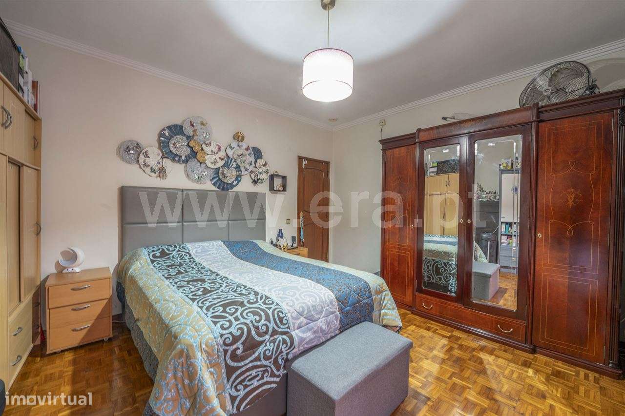 Moradia em Banda T5; Paivas-15