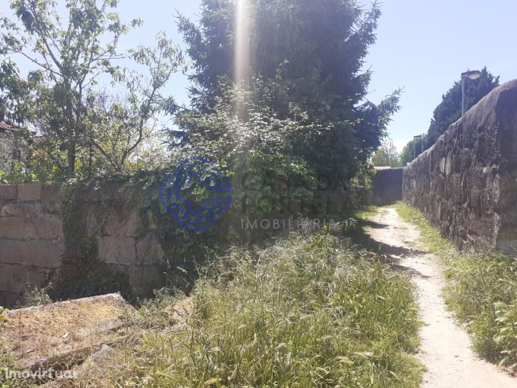 Terreno à venda para construção em altura em Águas Santas na Maia