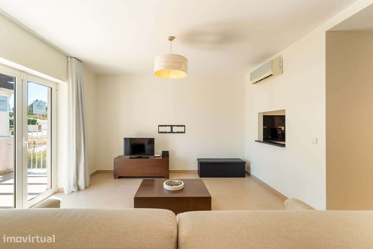 Elegante Apartamento T1 com agradável varanda em Resort-4