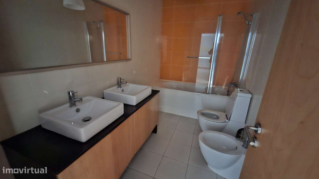 Apartamento T3 com 236m², Garagem, Lugar  estacionamento  Pinhal Novo-12