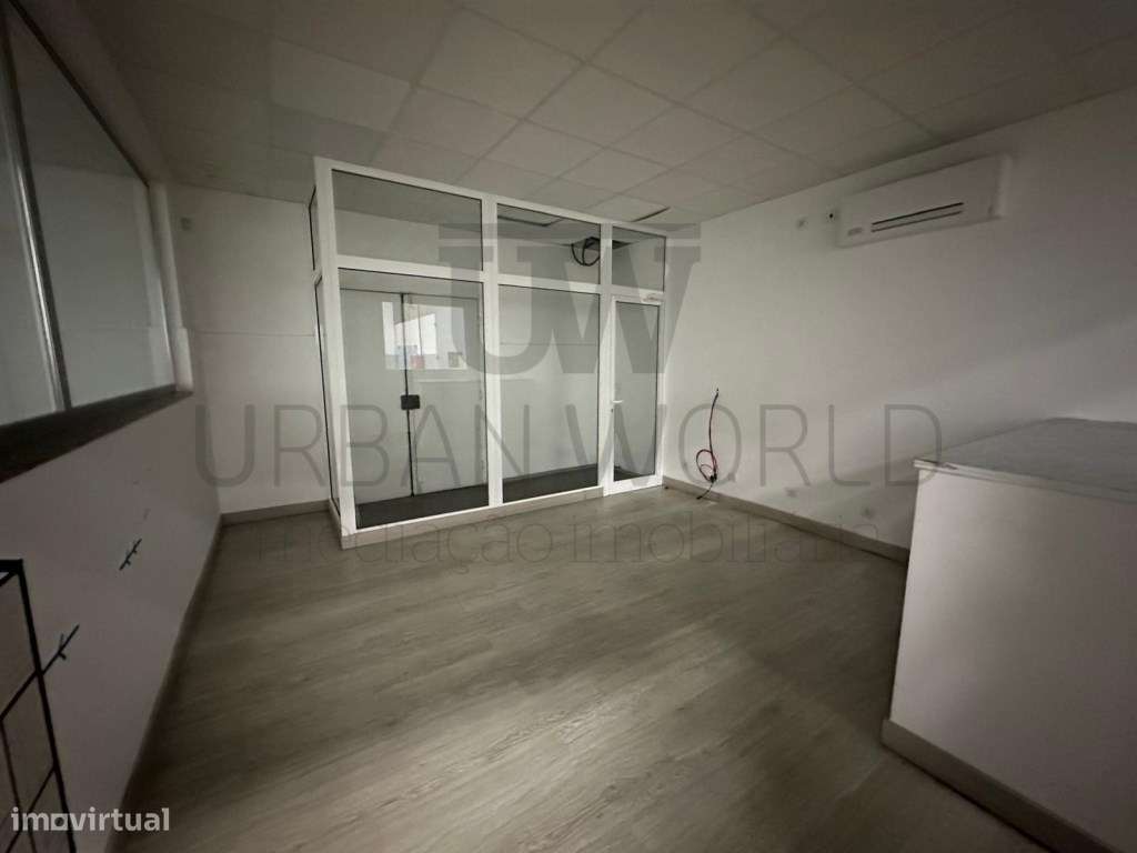 Armazém P/ Arrendamento, Malveira - Mafra, 350m2 - Grande imagem: 4/6