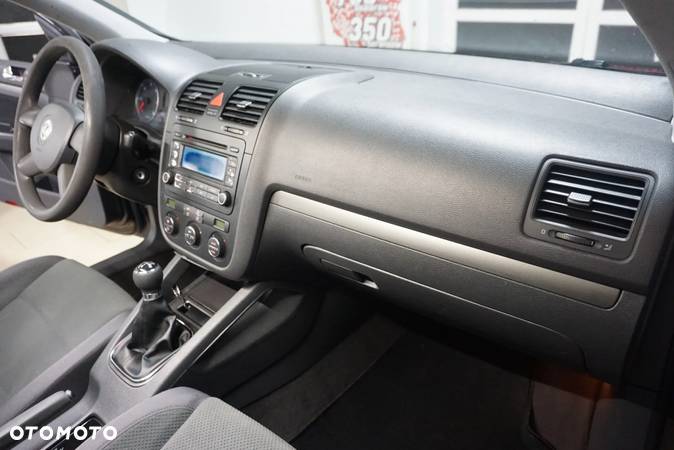 Volkswagen Golf V 1.9 TDI Trendline - 17