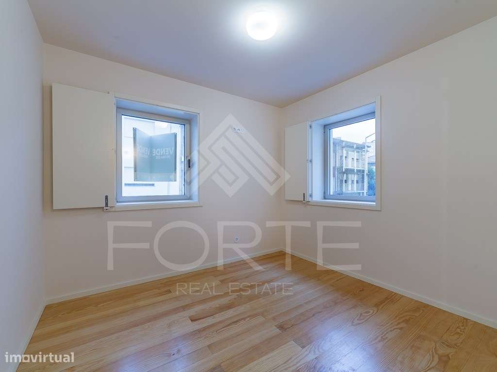 T3 com Piscina em Plena Cidade de São João da Madeira-18