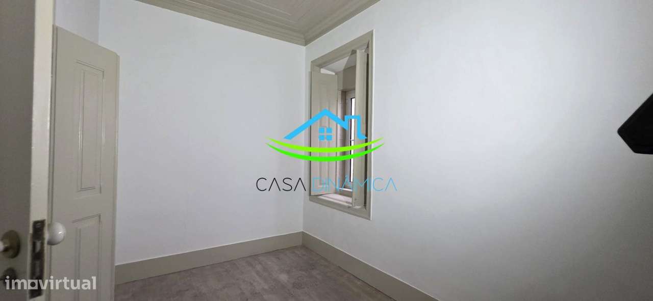 Apartamento T3 com sotão grande no centro de Soure-8