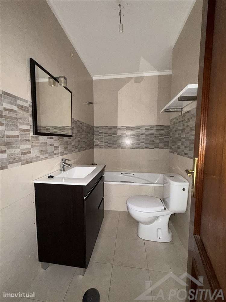 Apartamento T2 Venda em São João da Madeira,São João da Madeira-21