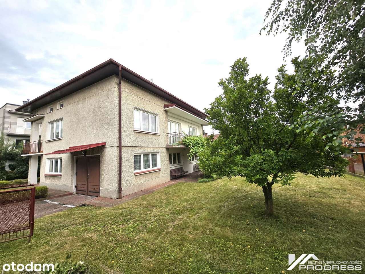 Dom z garażem w atrakcyjnej lokalizacji – Krosno /Zawodzie/.