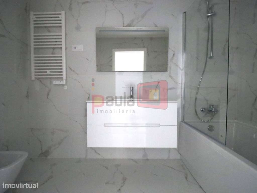 APARTAMENTO T5 DUPLEX NOVO - MONTIJO-17