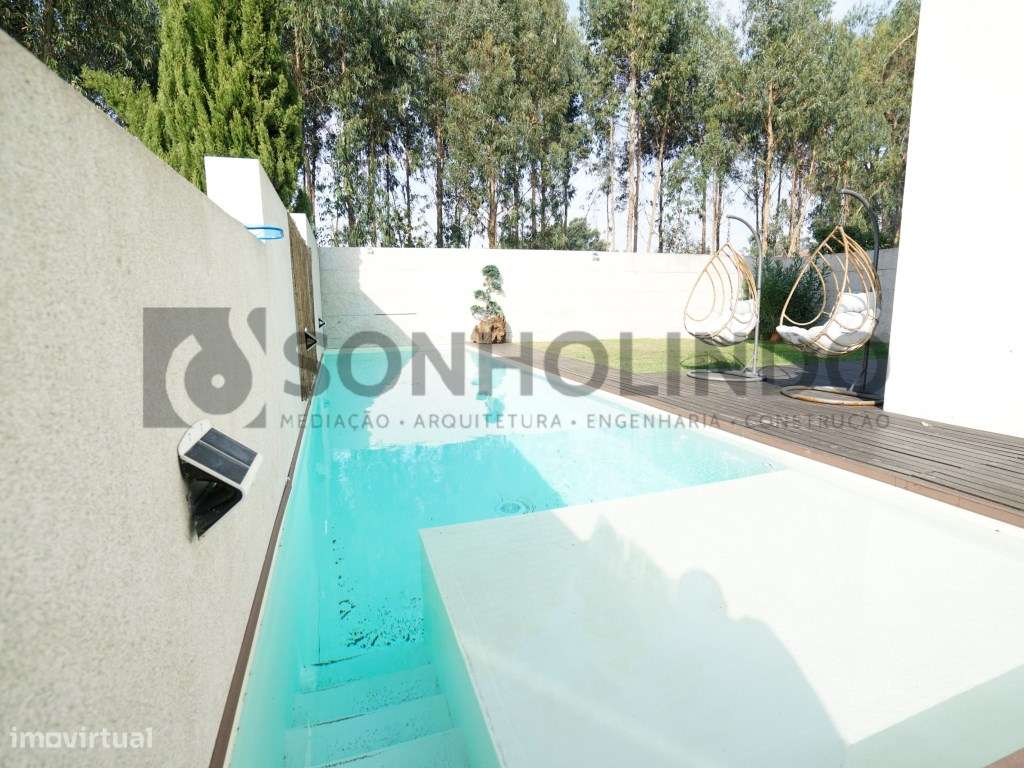 Moradia T4 com piscina de 3 frentes com excelentes áreas, tanto a n... - Grande imagem: 3/49