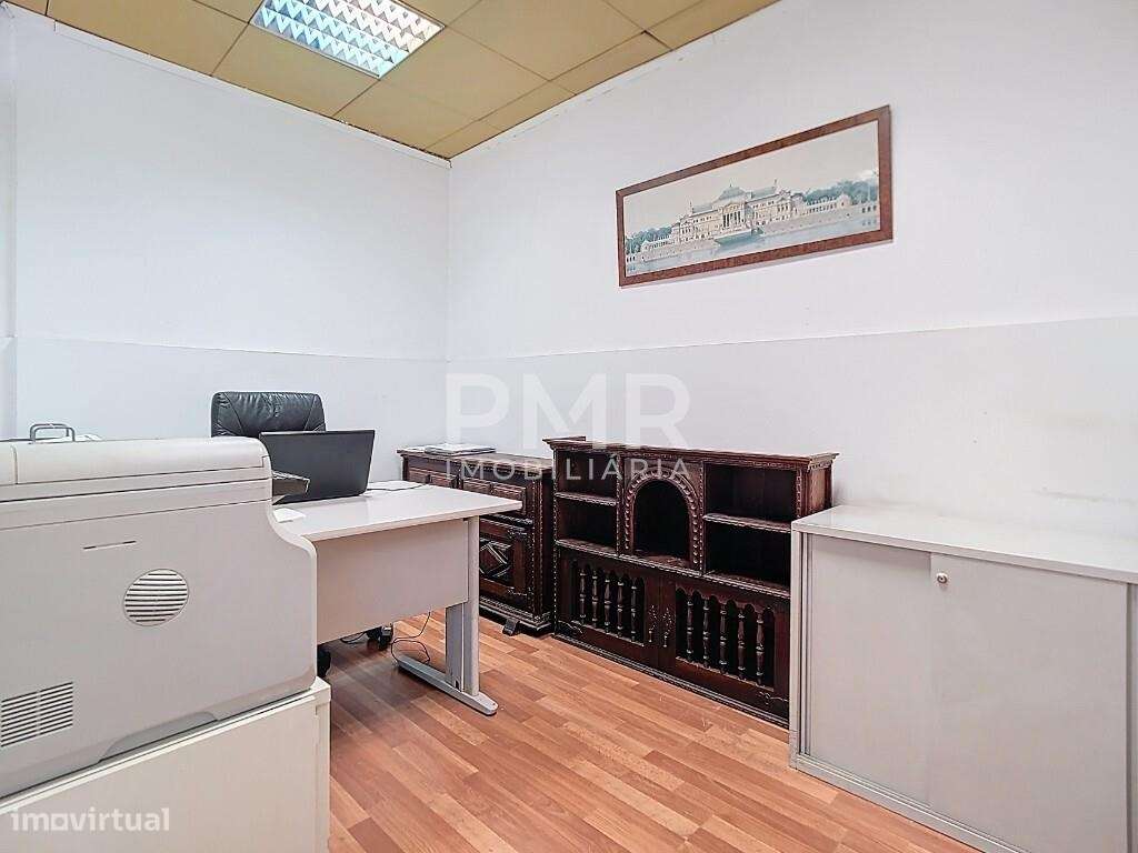 Loja com saída de fumos para venda no Lumiar - Grande imagem: 4/11