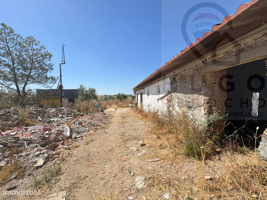 Quinta com 3000m² em Nossa Senhora de Machede-15