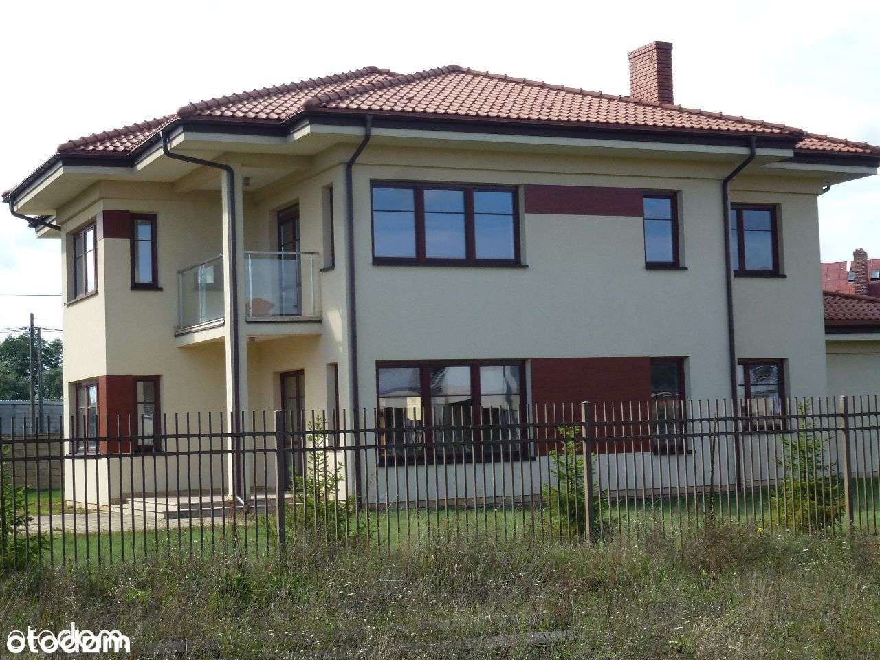 Nowoczesny dom z garażem i dużym ogrodem - Pełny obrazek: 4/14