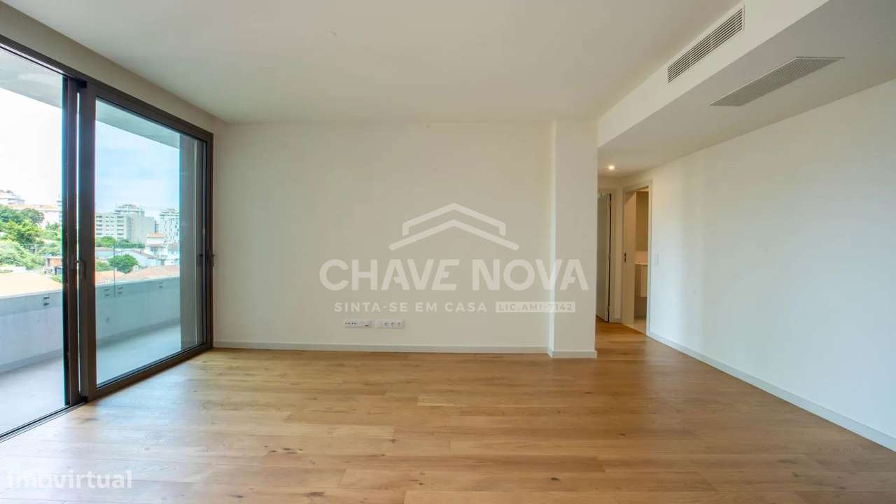 T2 c/ Garagem e Piscina em Oliveira do Douro-27