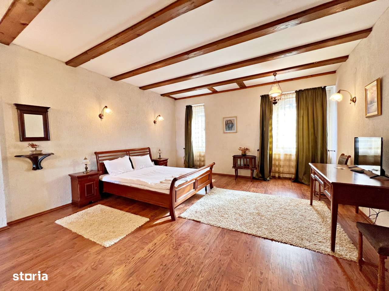 Închiriere Vilă Stil Pensiune, curte 999 mp, filigorie și 6 camere - Imagine principală: 5/20