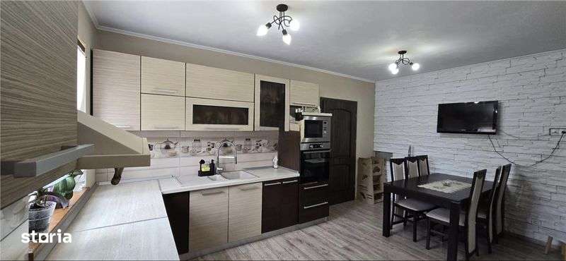 Casa cu 5 dormitoare - Imagine principală: 5/7