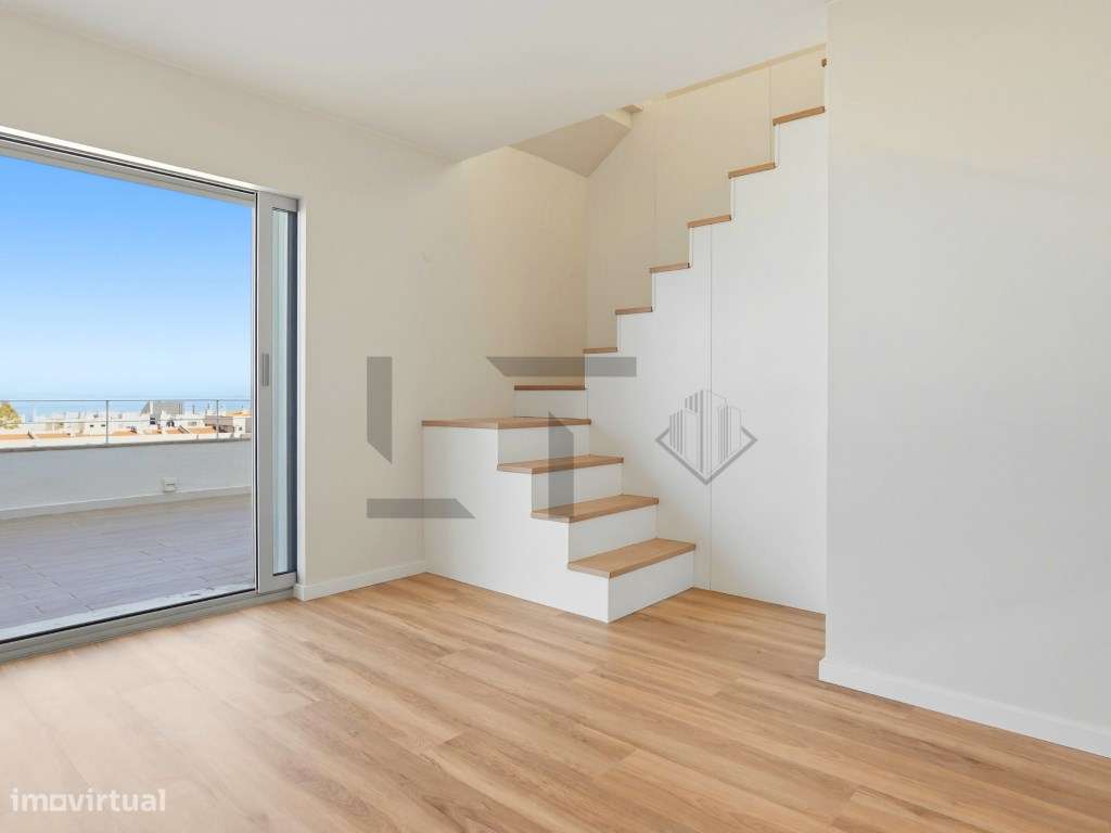 Penthouse T3 (possível T4) com Terraço, plena vista Rio e Garagem, ...-42