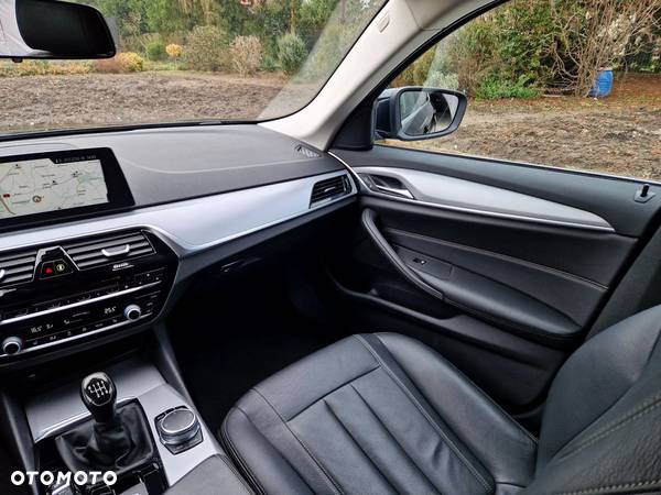 BMW Seria 5 520d Touring - 22