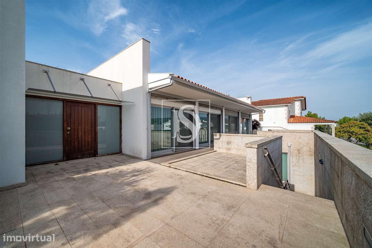Exclusiva Moradia T4+1 c/ Piscina Aquecida e mais de 380 m²-3