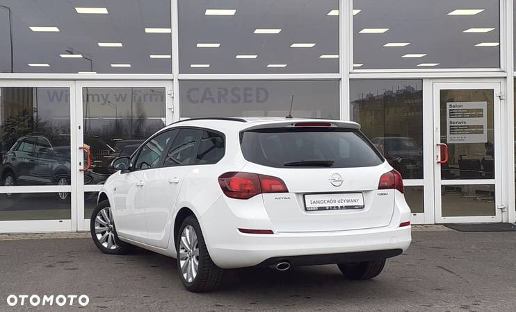 Opel Astra IV 1.4 T Cosmo - 3