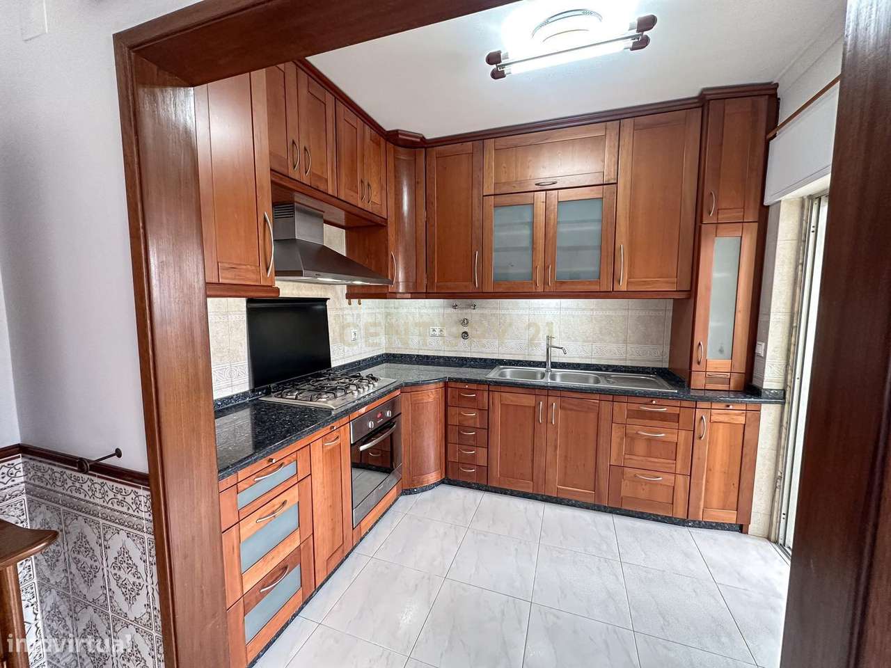 Apartamento T2 com Vista Panorâmica em Amora, Seixal-6