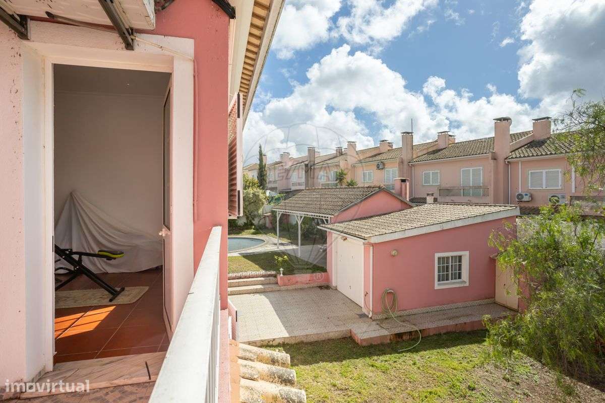 Moradia T4 em Quinta do Anjo-42