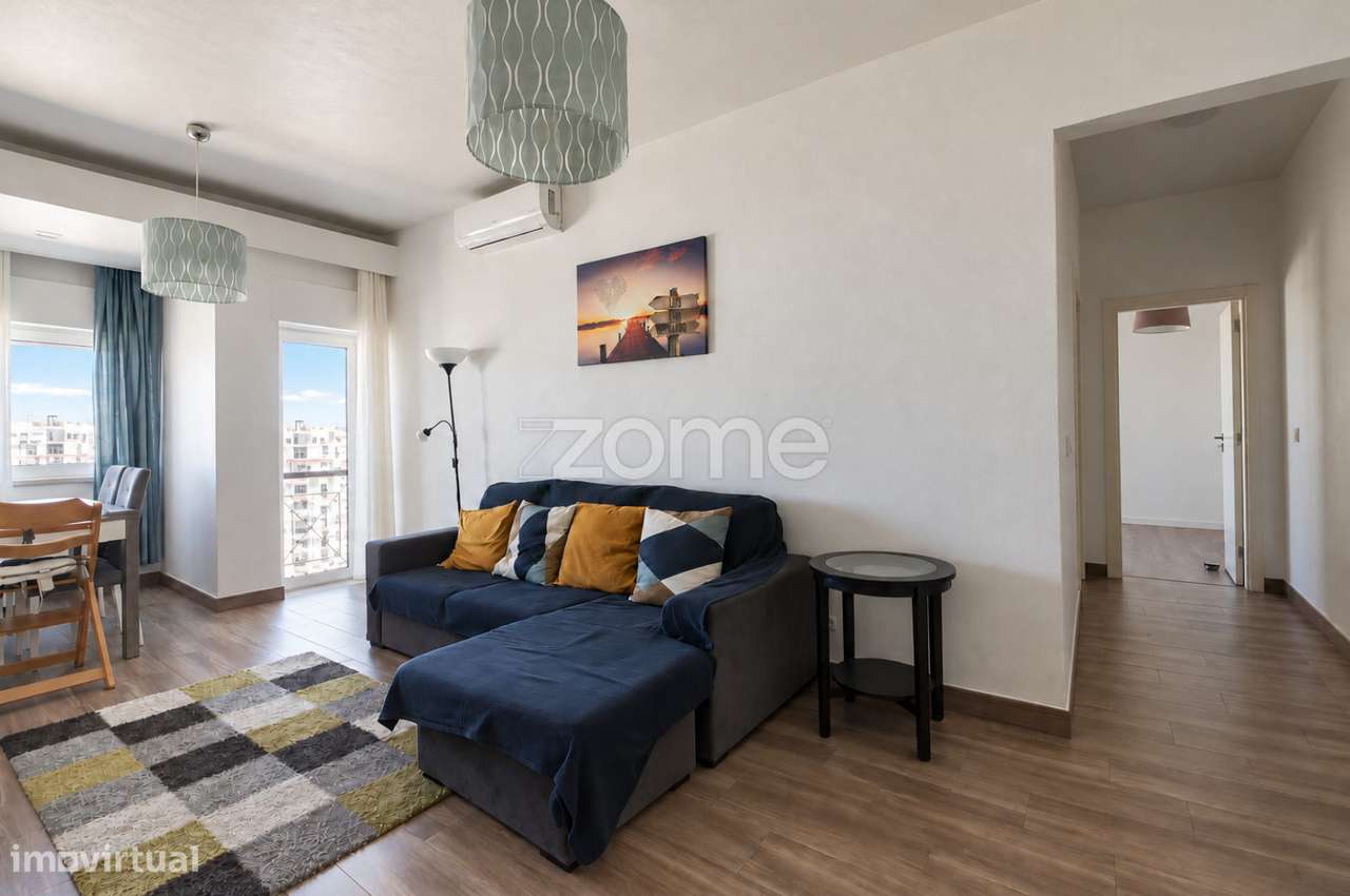 Apartamento T2 Remodelado com Excelente Luminosidade | Marvila, Lisboa-2