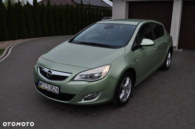 Opel Astra 1.4 Turbo Color Edition - 1