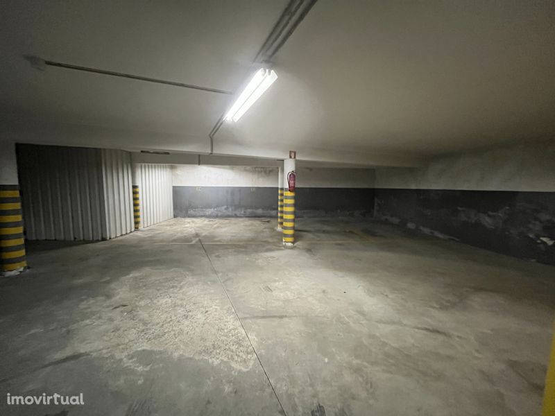 Garagem Avenida de Gaia junto Metro