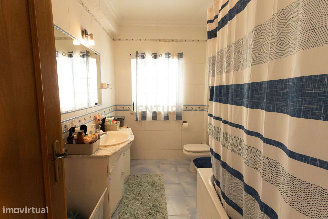 Moradia T4+1 em Condomínio Fechado – Alfacenhas Vila-21