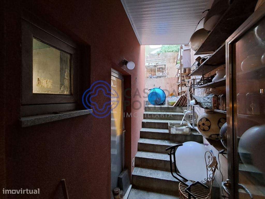 Prédio para venda na rua Miguel Bombarda - Grande imagem: 4/23