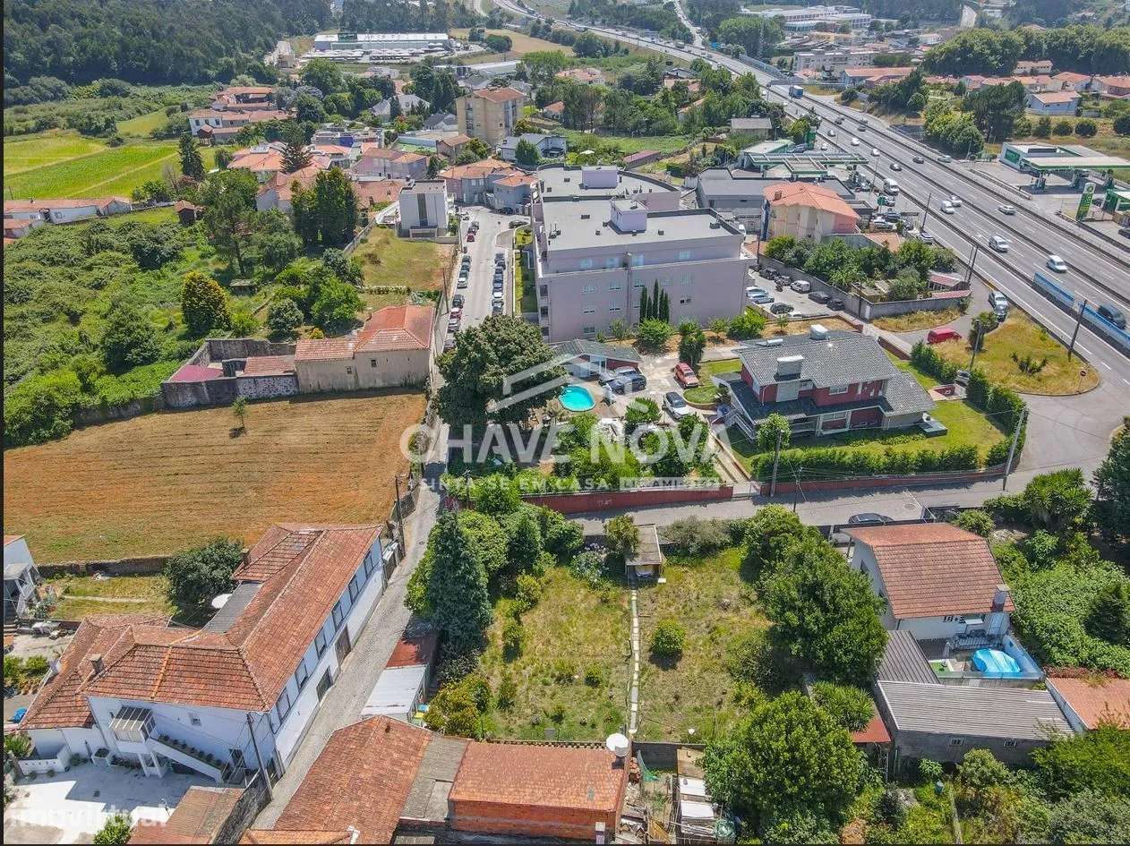 Terreno 740m² em Valadares com Potencial para 3 Moradias - Grande imagem: 4/20