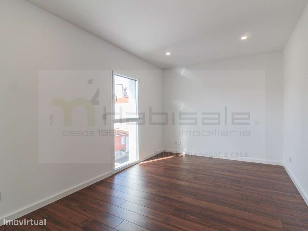 Moradia T3, situada em Areia Cascais, a curta distância da praia do...-27