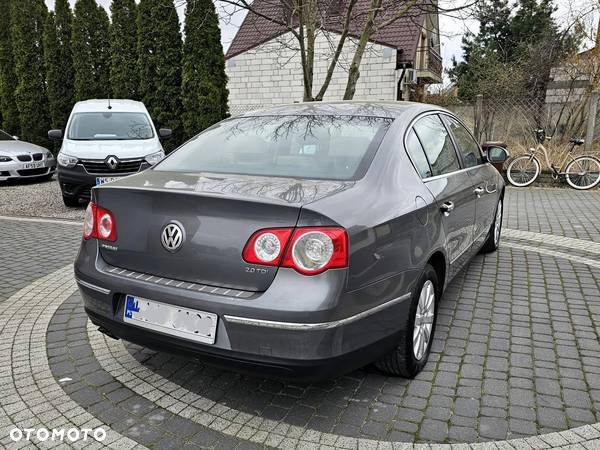 Volkswagen Passat 2.0 TDI Comfortline DSG - 9