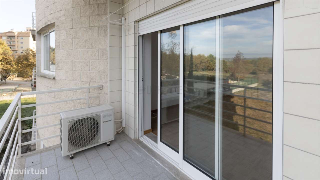 Apartamento T2 com Garagem Fechada - A Dois Minutos do Centro de Viseu-4