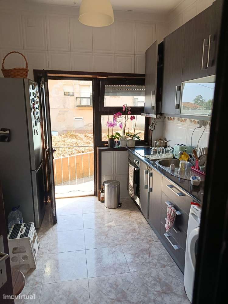 Excelente T2 + 2 Garagens Fechadas-6