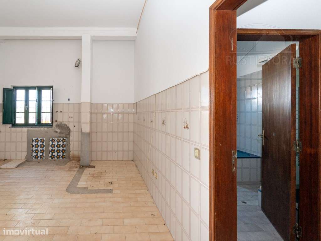 Quinta com armazém de 3 pisos-13