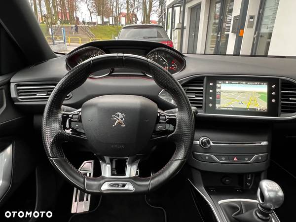 Peugeot 308 1.6 e-THP GT S&S - 17